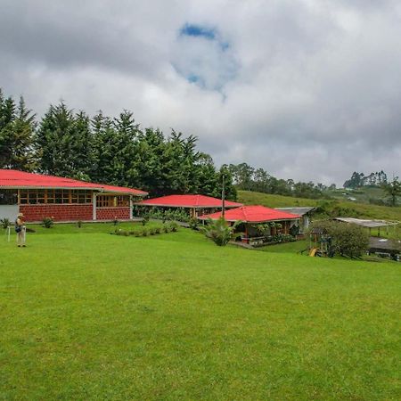 Finca La Toscana Hotel Pereira Bagian luar foto